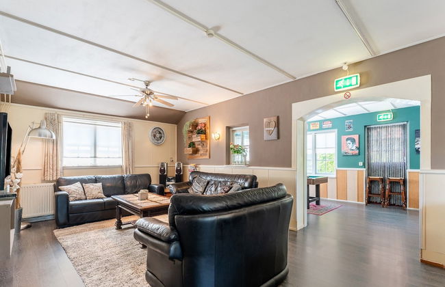 Attractive Farmhouse in Giethoorn With Garden - Photo 36