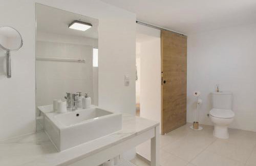 The Yellow House - Photo 25