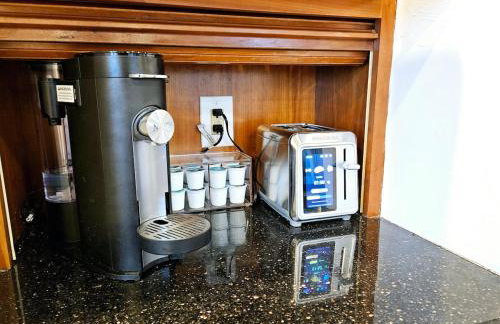 Breathtaking Oceanfront Home on Lava Rock Beach - Photo 5