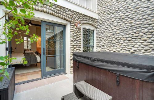 Whitewater Villa - 5BR Luxury Retreat with Hot Tub - Foto 63