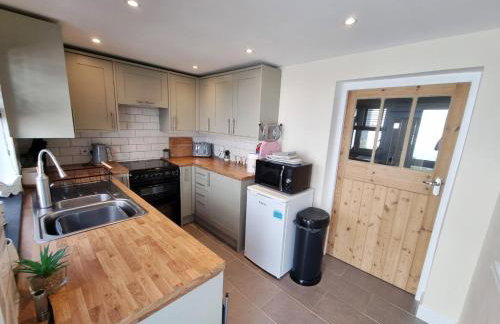 Cosy Cottage in a quaint village in North Devon. - Photo 4