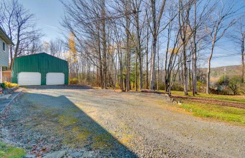 Peaceful Horseheads Hideaway with Deck and Yard! - Foto 31