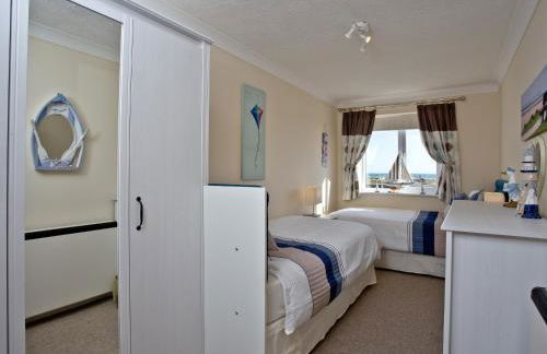 Steps From The Shore - Photo 10