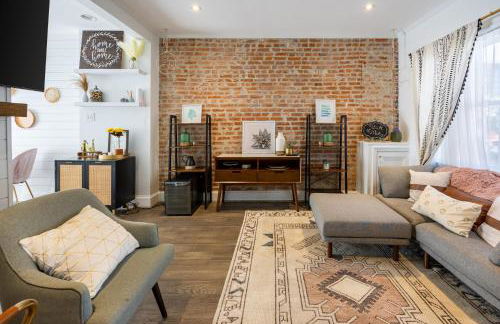 Charming 2BR Townhouse with Patio & Parking in DC - Foto 3