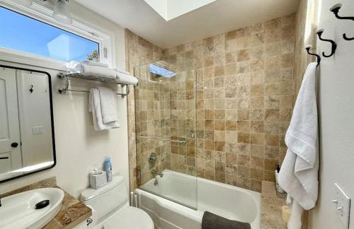 Downtown Healdsburg Plaza Charmer with Hot Tub - Foto 11