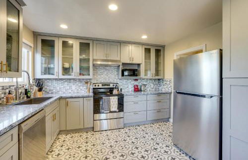 Easy SF Access! Spacious Family Home with Yard - Foto 10