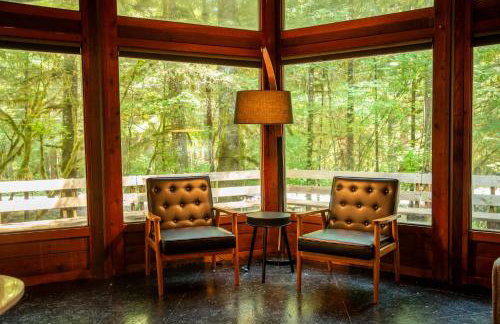 Mid-century Cabin Hideaway - Hot Tub & Fire Pit - Foto 32