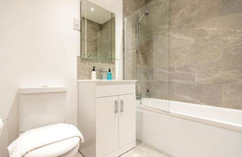 Comfortable 2BR Swindon Long Stay - Foto 23