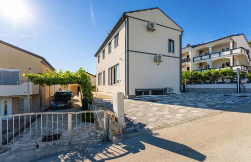 Beautiful Apartment In Rtina With Wifi - Foto 10