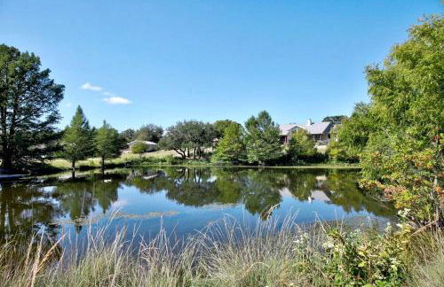 1800's Antique Log Cabin with Modern Amenities near Fredericksburg and Kerrville, Texas - Photo 23