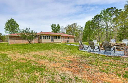 Fall and Football Vibes Titus Retreat with Game Room - Foto 26