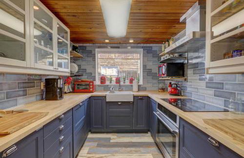 Lake Cabin with King Bed, Foodie Kitchen, and Views - Foto 3