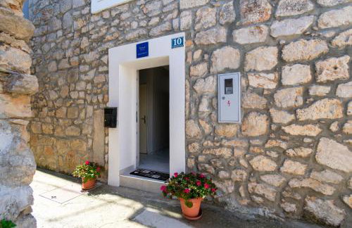 Apartments by the sea Poljana, Ugljan - 8419 - Foto 1