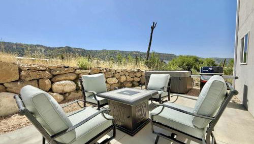 Updated townhouse just minutes from Zion with hot tub - Foto 2