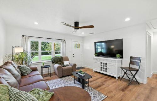 Newly Remodeled 3 Bedroom Bespoke Home Near Fort Worth - Photo 4