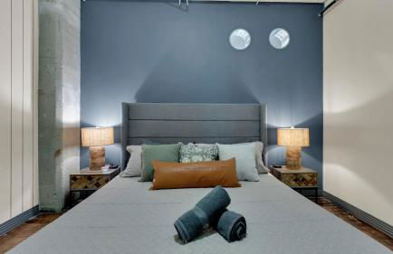 Downtown Loft- Pool -Free Parking -2026 World Cup - Foto 8