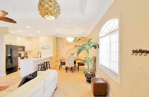 2BR Condo On Venice Island - Minutes To Beaches - Foto 5
