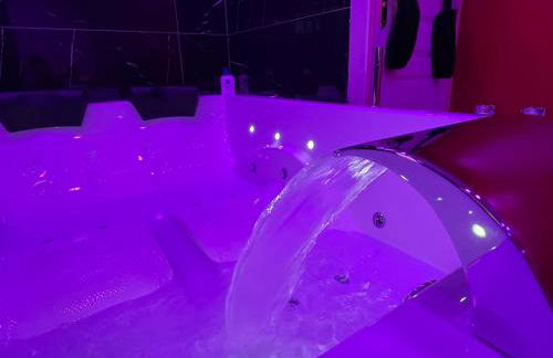 MJ Lust Room, centre var proche Verdon, cotignac, ambiance romantique - Foto 13