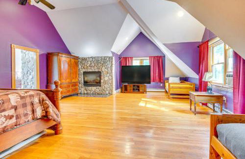 Spacious Belmont Home w/ Seasonal Pool & Grill - Foto 19