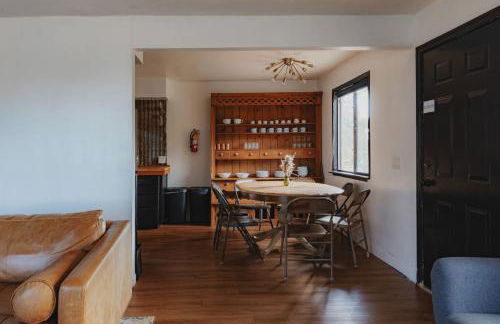 Spacious 4-bedroom cabin on secluded private land - Foto 9