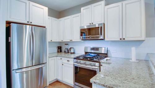 Perfect for Groups - Fenced-In Yard Pet Friendly - Foto 3