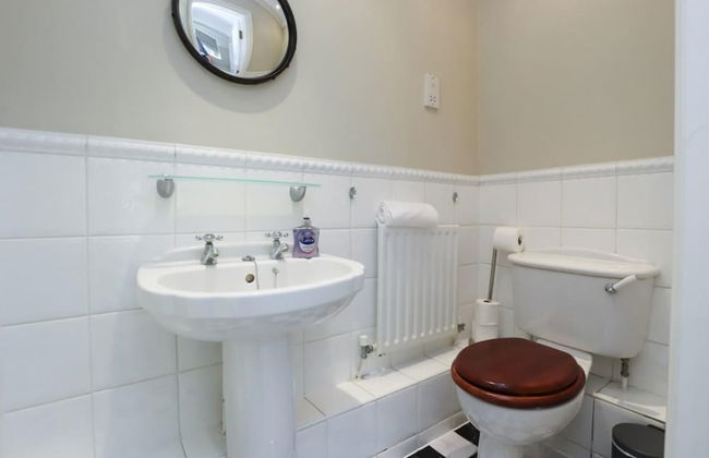 The Fosse Way Cottage - Breathtaking 5bdr Cottage With Parking Garden - Photo 55