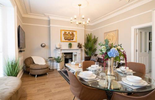 The Regal Apartment - Photo 4