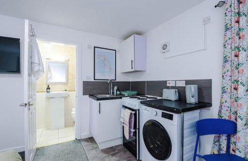 Jephsons Lodge Studio 4 - Free Parking, WiFi, Netflix & Prime, Cosy Basement Studio - Foto 5