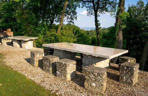 Garda Hill Boutique Apartments with Panoramic Pools e Agriturismo - Foto 13