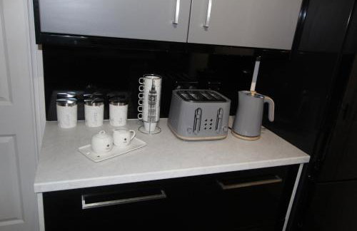 4 Bedroom House Near Manchester Airport, Wythenshawe Hospital and Trafford Centre - Foto 16