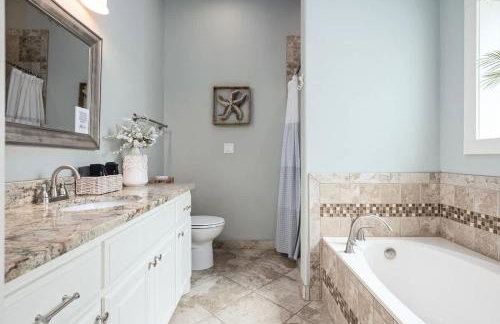 Steps To The Beach with Hot Tub Yard Games - Foto 32