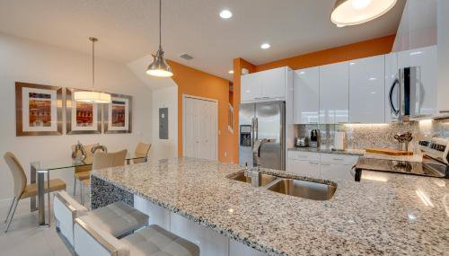 Townhome with Lanai about 9 Mi to Disney! - Foto 2