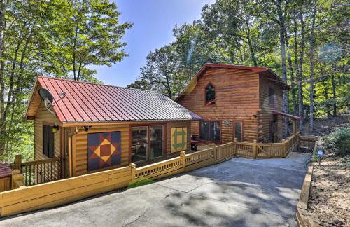 Lovely Log Cabin and Bunkhouse with Views and Yard! - Foto 24