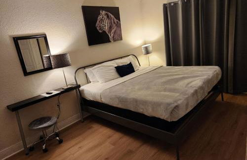 Beautiful 2-Bedroom Condo Near Universal and other Orlando Attractions, King Bed & Wi-Fi - Foto 25