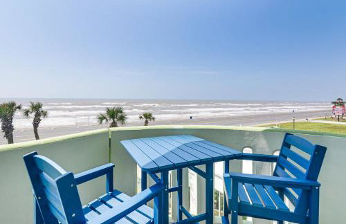 Walk to Galveston Beach Family Condo with Pool - Foto 1