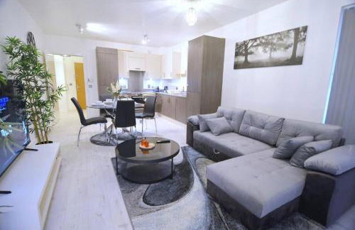 Near Dlr station -WiFi -Parking -Pets -Sleeps 5 - Foto 1
