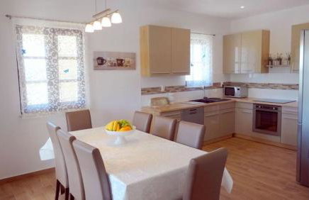 Villa Cecilia - 4 bedrooms, 4 bathrooms, heated inside pool, gym - Photo 14