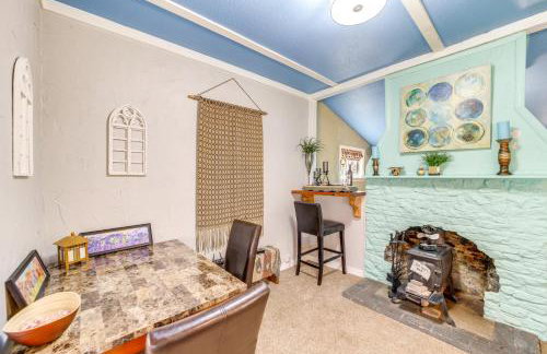 Historic Cabin with Yard 1 Mi to Lake Spavinaw! - Foto 6