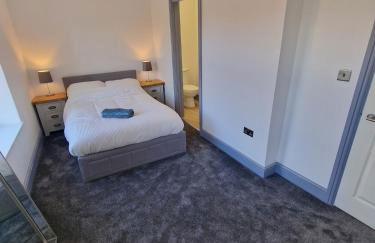 Stunning Modern Riverside Cottage - Photo 27