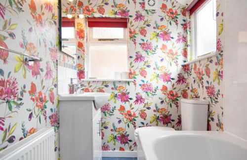 Cosy 3 Bedroom House - Private & Central - Ultra WiFi - Foto 30