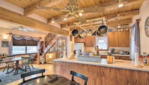 Idyllic Lakefront Escape with Fire Pit and Grill! - Foto 3