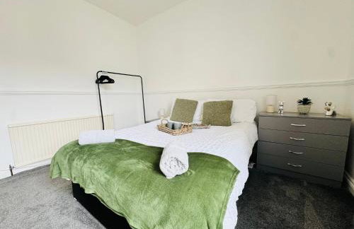 Bolton Terrace - 2 Bedrooms - Sleeps 4 - Photo 11