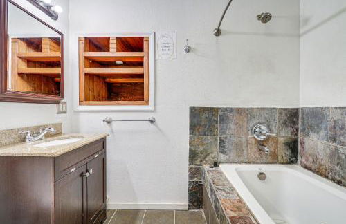 Fire Pit and Mountain Views Outdoorsy PNW Escape - Foto 16