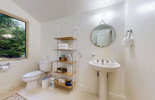 The Magnolia Meadow Retreat - Photo 23