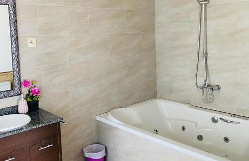 Casa Mas Molines con piscina, jacuzzi y barbacoas - Foto 48