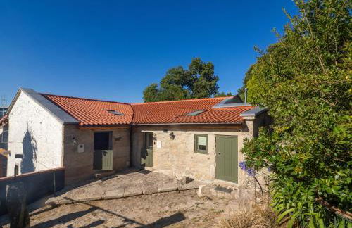 Castelo Gerês - Exquisite Eco-Cottage - jacuzzi - Foto 12