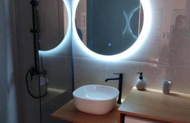 Simple, Calm and Luxurious - Photo 12