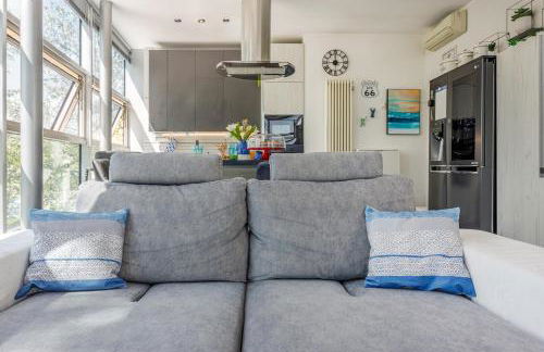 Comics & Cars - Themed Penthouse in Motor Valley - Foto 18