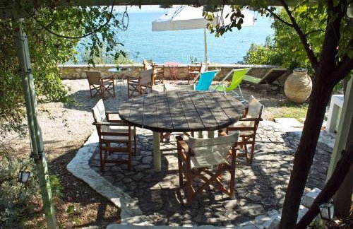 KIVERI 1876 traditional seafront cottage - Photo 61