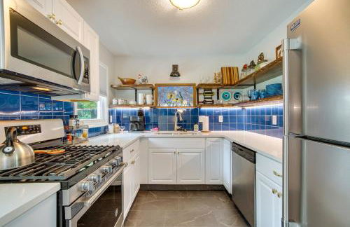 Bright and Sunny Getaway with Bikes 1 Mi to ESU! - Foto 12